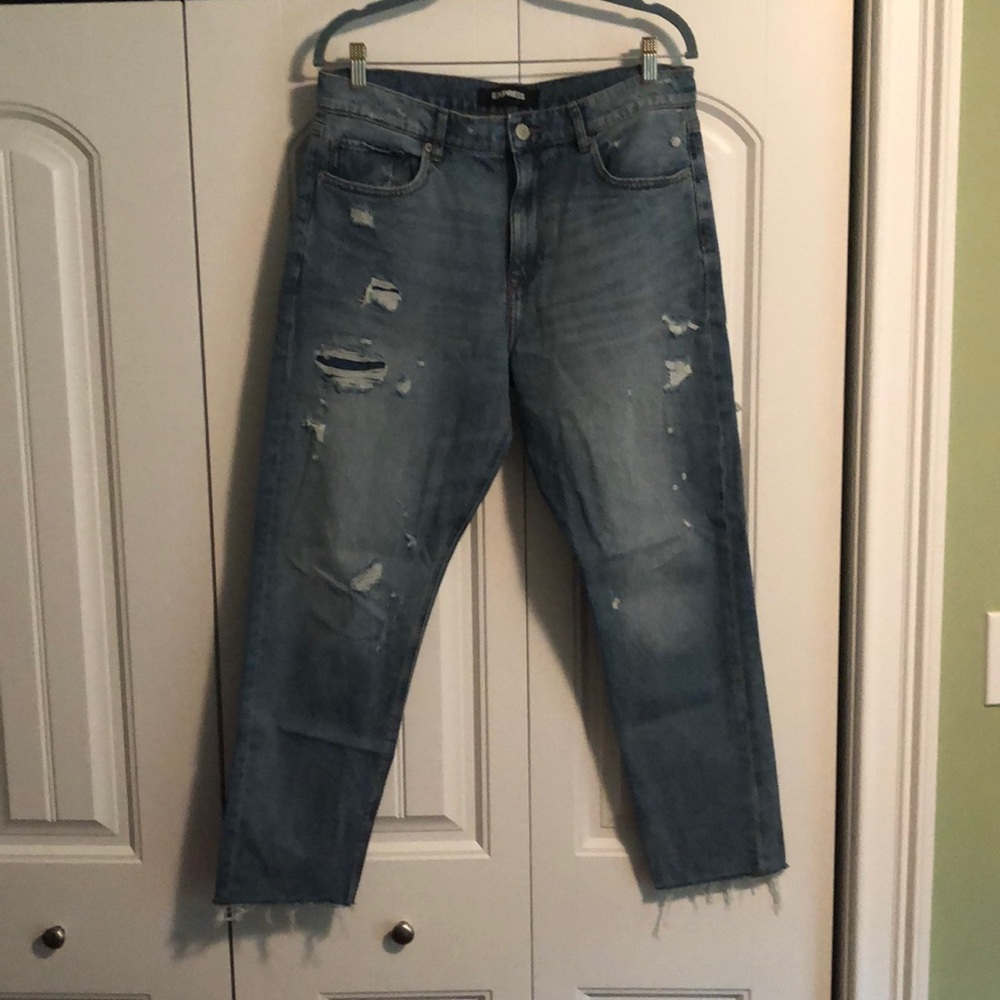 Distressed, high waisted cropped denim